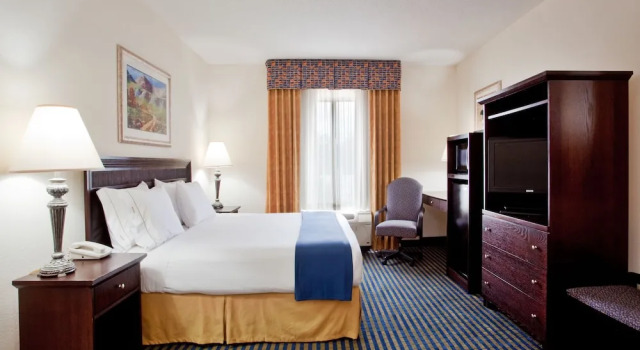 Двухместный номер Standard Holiday Inn Express & Suites Chesapeake by IHG