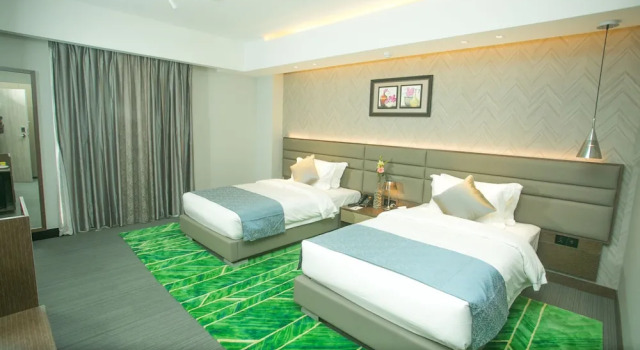 Двухместный номер Premium с балконом Отель Omni Residency