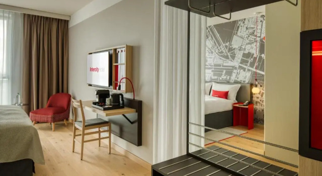 Двухместный номер Superior IntercityHotel Amsterdam Schiphol Airport