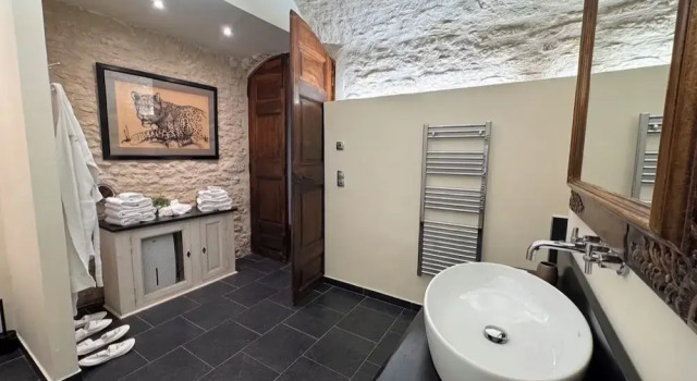 Семейный люкс с видом на сад Villa Hautvallon - Peaceful Escape in Provence