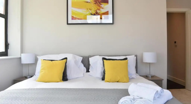 Апартаменты Watford Apartments Century House Self Contained Units