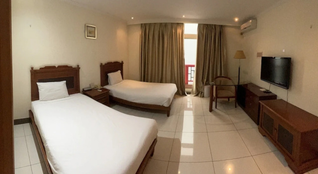 Hotel Chez Wou, Book Hotel Maianga Luanda, near Avenida 4 de Fevereiro