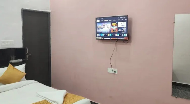 Номер Standard Hotel Priceless Amity University Lucknow