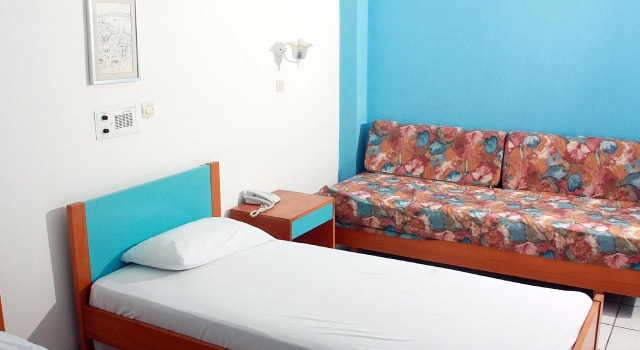 Трёхместный номер Standard Hotel Kalma