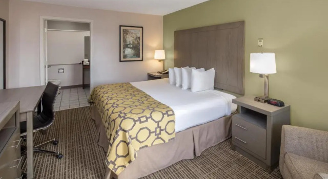 Люкс Baymont by Wyndham Cleveland