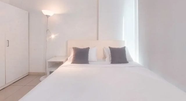 Lüks daire Good Place And Homey 1Br At Tree Park City Bsd Apartment