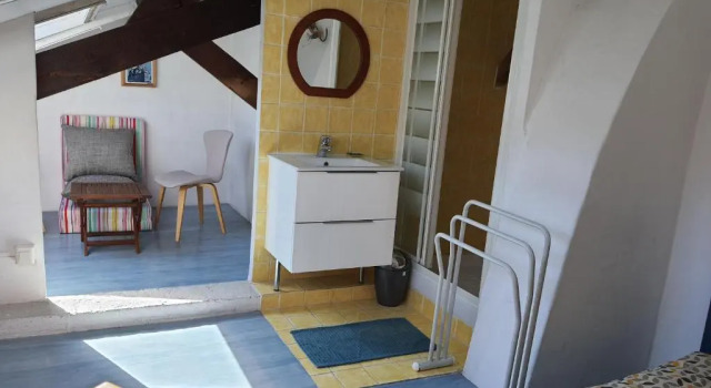 Beau duplex lumineux avec aperçu mer