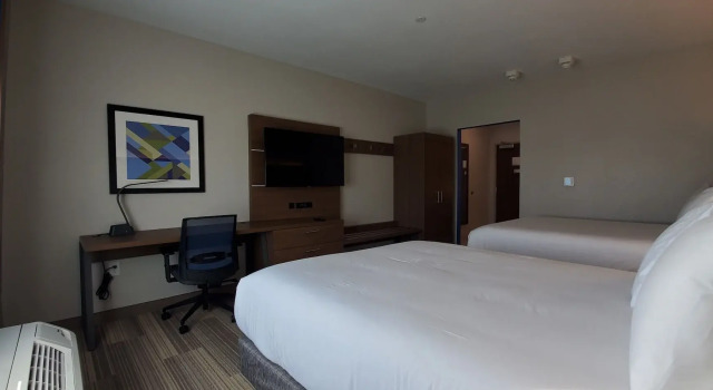 Holiday Inn Express Wells-Ogunquit-Kennebunk, Varaa Hotelli Hotellit New England uima-altaalla, Uima-allas