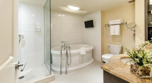 Номер Standard с панорамным видом Metcalfe Hotel Montréal by Gray Collection