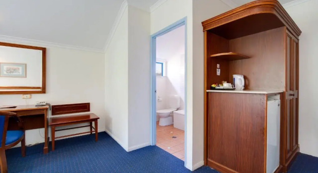 Семейный номер Standard Cairns Southgate Hotel