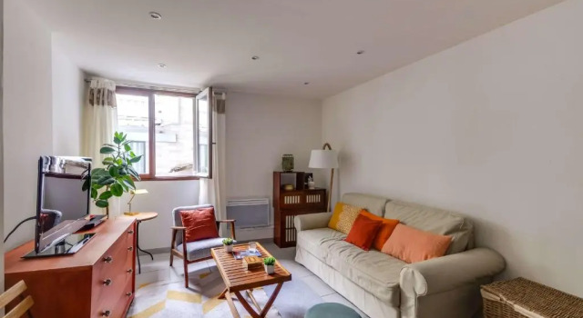 Апартаменты Charming Flat - 6 Mins to Gare Du Nord Metro