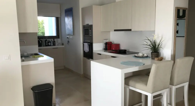 Апартаменты Deluxe с 2 комнатами с балконом и с видом на море Luxury apartment near Estepona at Finca de Cortesin golf resort