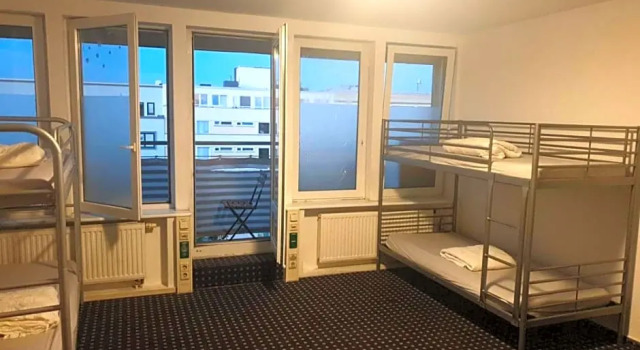 Isas Hostel, Réserver Auberge de jeunesse Auberges de jeunesse à Berlin, près de Station de métro Tempelhof, Auberge de jeunesse