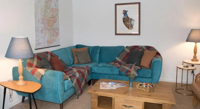 Dalveich Cottage W/hot tub & Stunning Views, Book Feriehus Villaer i Stirlingshire, Villa