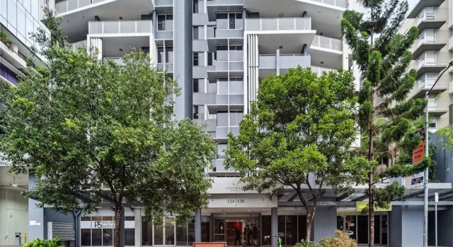 South Brisbane 2BR Apt With Gym & Sauna Access