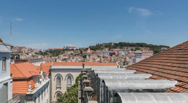 Charming Chiado 2Bedr W/Balcony And View