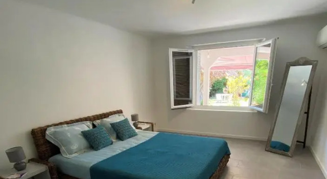 appartement rez de villa proche port et plages de Sanary