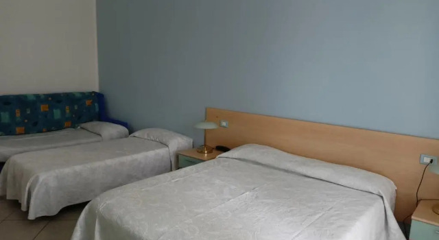 Четырёхместный номер Standard с балконом Hotel Ariston Imperial