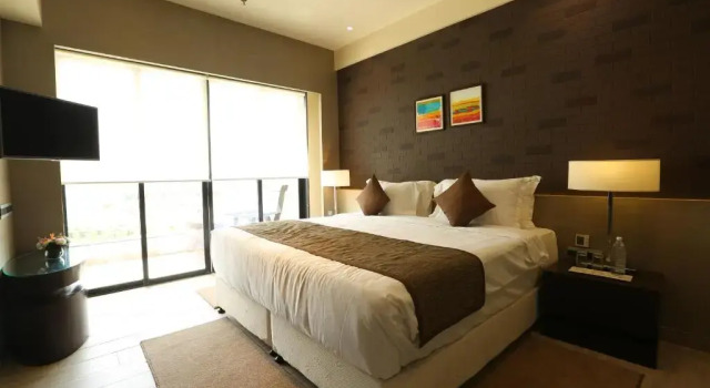 Трёхместный номер Deluxe с красивым видом из окна Wyndham Ahmedabad Shela