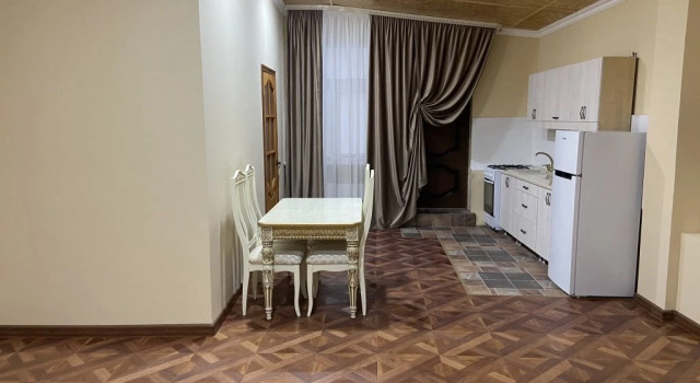 Kavkazskiy Dvorik Guest House, Забронировать Гостевой дом Отели Кенже с парковкой, Парковка