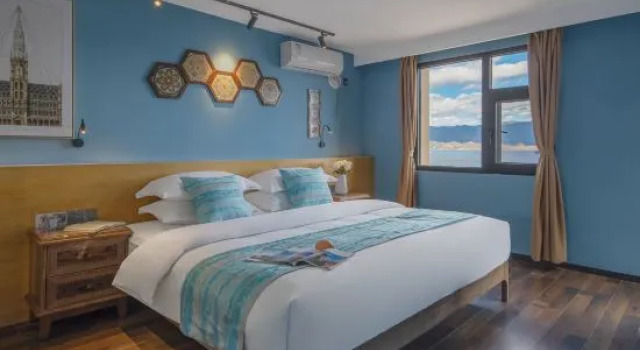Люкс с видом на озеро New Style Inn