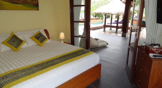 Camera Deluxe Bale Solah Lombok Holiday Resort