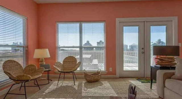 Sea La Vie by Meyer Vacation Rentals