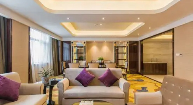 Люкс Ji Hotel (Shanghai Lujiabang Road Metro Station)