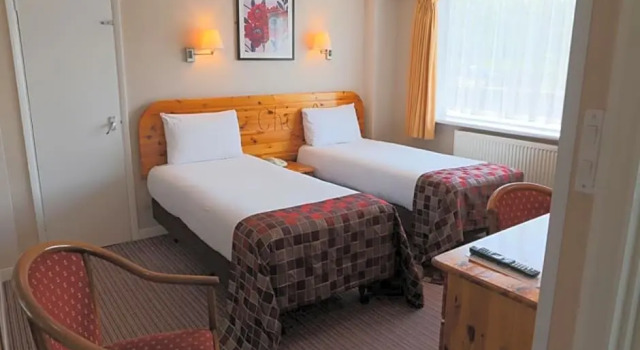 Номер Standard King Charles Hotel