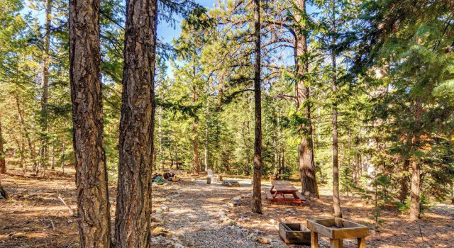 Коттедж Near National Parks: Duck Creek Cabin Retreat