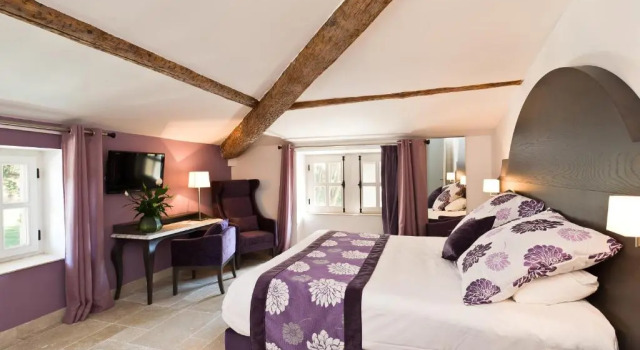 Трёхместный номер Classic Moulin de Vernègues Hôtel & Spa