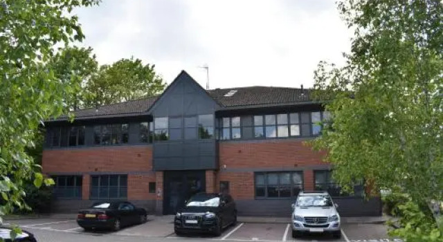 Watford Apartments Century House Self Contained Units, Book Lejlighed Hoteller i Watford med parkering, Parkering