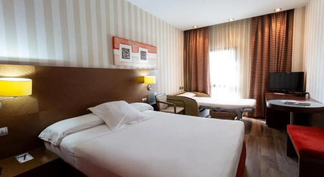 Трёхместный номер Standard Sercotel Las Artes Pinto