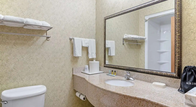 Двухместный полулюкс Best Western Plus Bradbury Inn and Suites