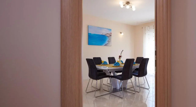 Apartment Milton, Забронировать Апартаменты/квартира Сегет Доньи Трогир