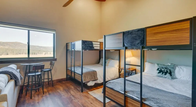 Angel Fire Home w/ Hot Tub < 1 Mi to Ski Slopes!, Varaa Huoneisto Angel Fire 