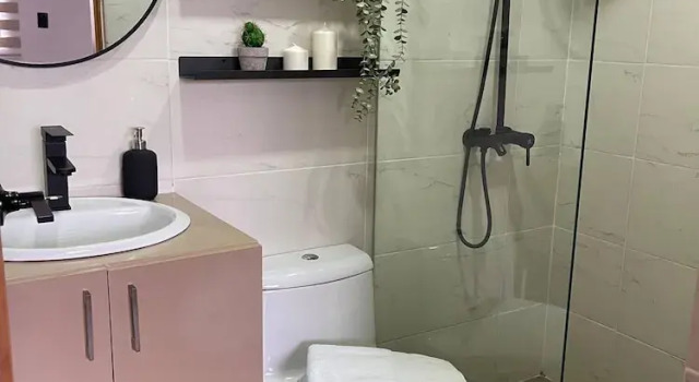 Апартаменты Dream Stay - Pool & Gym - 10min Airport & Homs