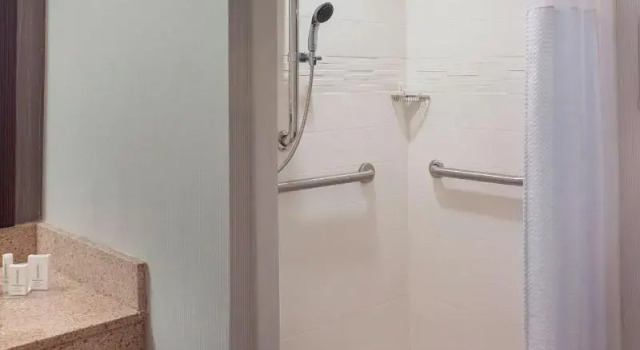 Четырёхместный номер Standard Courtyard Atlanta Decatur Downtown/Emory