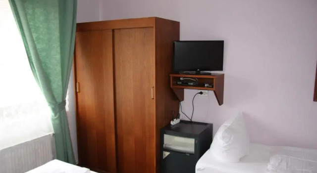 Трёхместный номер Standard Hotel Zum goldenen Stern