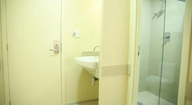 Трёхместный номер Standard Stay Inn Hotel