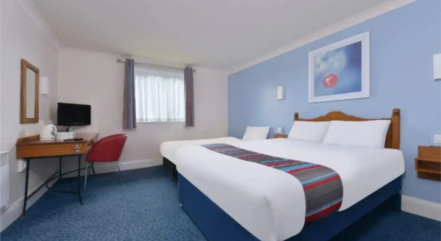 Travelodge Bedford Goldington Road, Забронировать Отель Бедфорд Бедфордшир, рядом с Priory Country Park