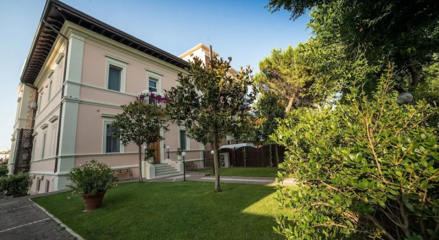 Villa Fiorita, Забронировать Вилла Коттеджи Каттолики, рядом с Аквариум Le Navi, Коттедж