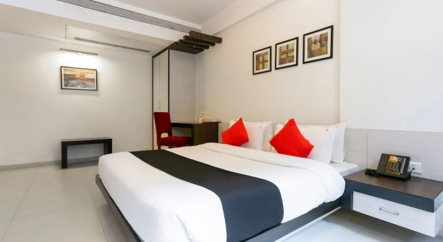 Двухместный номер Standard Capital O 45587 The Roa Hotel