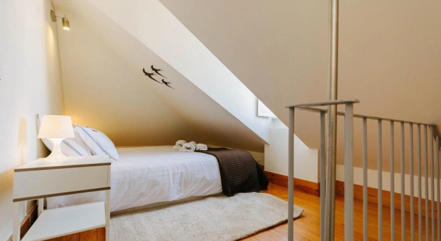 Rent4rest Mouraria Lisbon 1 Bedroom Duplex Apartment, Забронировать Апартаменты/квартира Отели Лиссабона с парковкой, рядом с Money Museum, Парковка