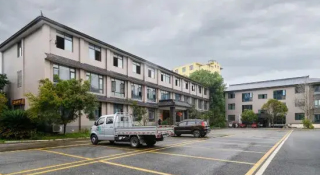 Wenchang Jinyuan Hotel, Rezerwuj Hotel Hotele w Mianyang z parkingiem, Parking