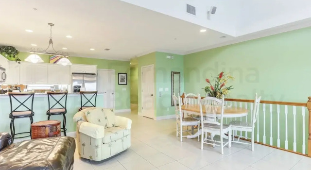 241 S Fletcher Ave