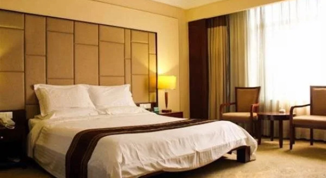 Guangzhou New Phoenix Hotel, Rezervasyon Otel Guangdong otoparklı oteller, Otopark