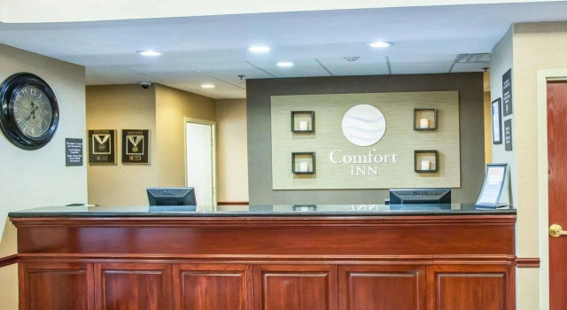 Comfort Inn & Suites, Buchen Sie Hotel Lawrenceburg 