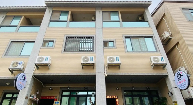Er Jie's House, Book Hotel Hoteller i Hupu Village med parkering, Parkering