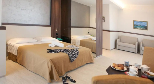 Люкс Hotel Mondial